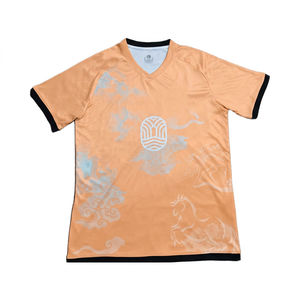 Nouvel ensemble d'uniformes de football personnalisés avec logo imprimé, 100 % polyester, séchage rapide, comprenant maillot et short, adapté aux commandes d'équipes adultes - Product Image 4