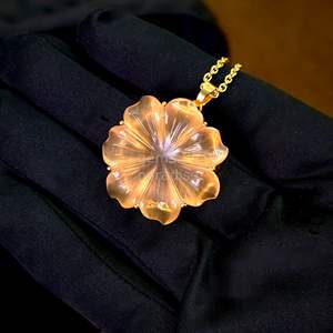 Collar con colgante de flor de piedra lunar de melocotón natural para mujer, colgante floral de cristal de piedra lunar tallado a mano, hecho a mano - Product Image 3