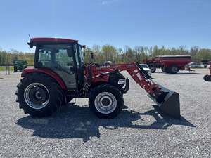Tracteur agricole utilitaire robuste Case IH Farmall 65A 65 CV 4x4 avec construction durable et performances élevées - Product Image 3