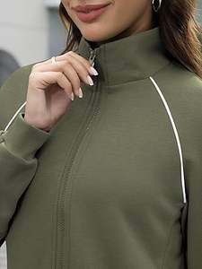 Ensemble décontracté 2 pièces pour femme Casly Lamiit – Collection Automne 2025 – Survêtement zippé et pantalon large rayé pour le voyage - Product Image 5