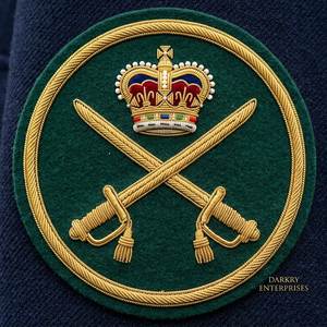 Parche de escudo de espadas cruzadas bordado a mano con alambre de lingotes de oro, insignia de estrella de fieltro azul marino, distintivo de servicio personalizado a medida - Product Image 6