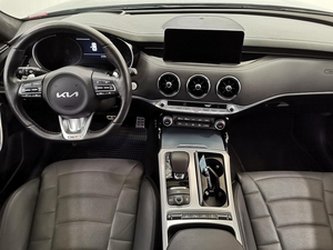 KIA Stinger d'occasion 2022, puissance 269 kW (366 ch), 6 cylindres, 4 roues motrices, essence, 2 essieux, 4x2, 3,3 L, conduite à gauche, transmission automatique - Product Image 2