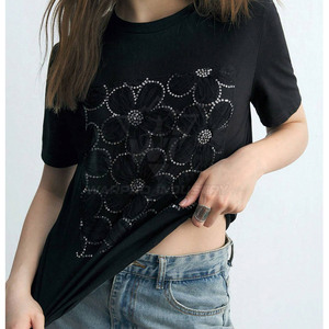 เสื้อเชิ้ตผ้าฝ้ายตกแต่งคริสตัลหรูหราสำหรับผู้หญิง แขนสั้น สไตล์สตรีทแวร์ พิมพ์ลายตามสั่ง จำหน่ายจำนวนมาก เสื้อผ้าแฟชั่นระดับพรีเมียม - Product Image 5