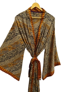 ชุดคลุมยาวระดับข้อเท้า ผ้าไหมหลากสี ชุดนอน ชุดคลุมสไตล์อินเดีย วินเทจ ผ้าไหมซารีรีไซเคิล คิโมโน - Product Image 2