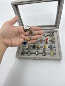 Lot de bagues en laiton avec pierres précieuses assorties, sertissage clos, pierres naturelles mélangées, bijoux de mode, fabricant en gros - Product Image 6
