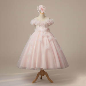 Vestido de Princesa Premium de Fábrica Vietnamita con Hombros Descubiertos, Vestido de Tul con Flores 3D para Bodas y Eventos Especiales - Product Image 1