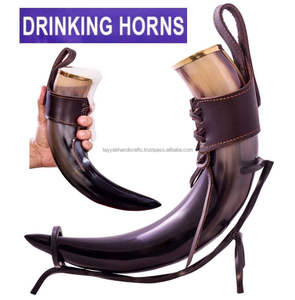 Cuernos de beber vintage hechos a mano decoración tallada natural superior con soportes de metal directamente de la India por el fabricante indio - Product Image 5