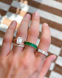 Bague de fiançailles et de mariage solitaire taille émeraude 4 carats, diamant de laboratoire IGI, sertie quatre griffes, pour femme, vente en gros - Product Image 2