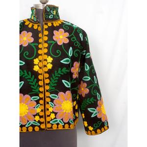 Veste matelassée artisanale en tissu Cotrise brodée de fleurs, avec détails boutonnés, doublure rayée en coton, respirante, écologique, épaisse pour l'hiver - Product Image 2