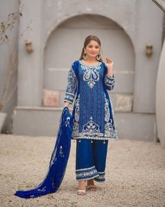 Vente en gros Fatema Fashion Surat's Nouvelle Collection Faux Georgette Broderie Travail Salwar Costumes Dames Fête Robe Cousue Indienne - Product Image 2