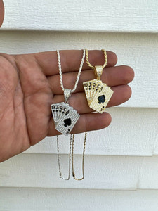 Colgante de Cartas de Póker Chapado en Oro con Incrustaciones de Cristal de Estrás, Diseño de 10 J Q K A, Estilo Hiphop, Unisex, para Regalo - Product Image 3