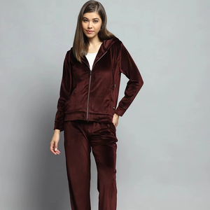 Conjunto Deportivo de 2 Piezas de Terciopelo 100% Algodón, Personalizado al por Mayor, Cortavientos, Transpirable, con Capucha, para Mujer, Invierno, Ecológico - Product Image 1