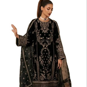 Nouvel ensemble Anarkali en soie satinée coréenne de haute qualité, couleur noire, design traditionnel sur mesure, Salwar Kameez en soie. - Product Image 1