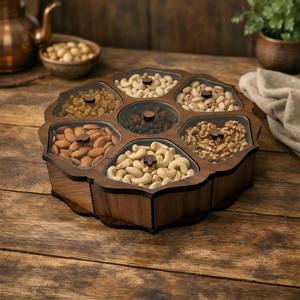 Caja de especias de madera más vendida con 7 compartimentos y tapa de madera, tradicional Masala Dabba para almacenamiento en la cocina, disponible para la venta. - Product Image 1