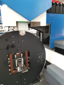 Máquina de corte por láser automática para tubo de metal y placa y corte de tubo Máquina de corte de metal CNC con láser de fibra