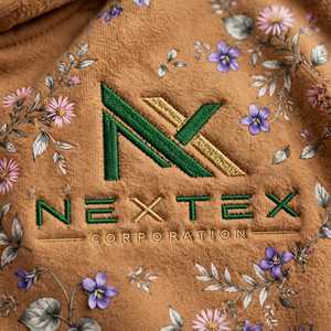 Conjunto Deportivo Unisex NEXTEX con Estampado Floral de Margaritas Violetas, Color Caramelo Marrón, Morado y Rosa, Sudadera con Capucha de Felpa Suave de Algodón - Product Image 6