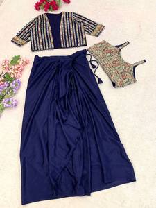 Ensemble indien pakistanais gaufré pour femme, en soie chinon et georgette, comprenant un sari, une blouse, un crop top et un pantalon palazzo à volants, séchage rapide, pour mariage - Product Image 5