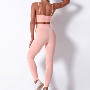 Conjunto de 2 piezas para mujer: Top de yoga sin mangas con cuello redondo y tirantes ajustables, y leggings de cintura alta sin costuras, de poliéster/algodón elástico. - Product Image 6
