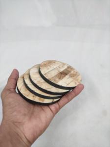 แผ่นรองแก้วไม้พรีเมียม ดีไซน์สั่งทำฟรี (ไม้และเรซิ่น) ทนทานยาวนาน เป็นมิตรกับสิ่งแวดล้อม เหมาะสำหรับใช้ในบ้านและสำนักงาน - Product Image 6