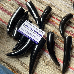 Cuerno de Búfalo Natural con Punta Pulida, Negro Natural, Alta Calidad - Product Image 1