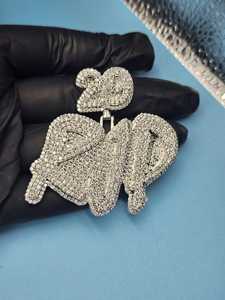 จี้เพชรโมอิสซาไนต์แบบกำหนดเอง VVS พร้อมตัวอักษร จี้เงินแท้ 925 จี้แบบฮิปฮอปประดับเพชร จี้ตัวอักษรชื่อแบบกำหนดเอง จี้ตัวอักษรย่อ - Product Image 3