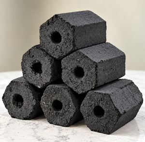 Briquettes de charbon de bois hexagonales en coque de noix de coco Cocotronics Energy, 75 % de carbone fixe, 5100-7500 Kcal/kg, longue durée de combustion, combustible pour barbecue - Product Image 1
