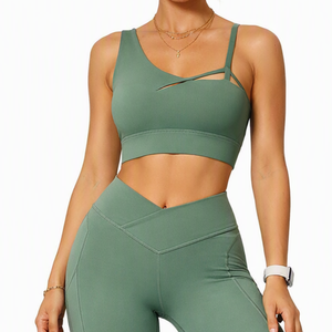 Conjunto de Yoga de 2 Piezas Verde para Mujer, Sujetador Deportivo con Tirantes Cruzados, Leggings de Cintura Alta con Panel de Malla, Transpirables y Sin Costuras - Product Image 4