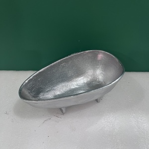 Bol décoratif ovale en aluminium fait main, finition argentée, bol de service texturé avec pieds, décoration d'intérieur, centre de table - Product Image 5