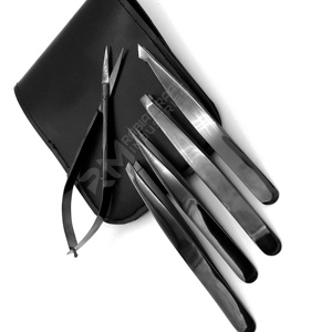Juego de pinzas para cejas y tijeras de resorte RMI de alta calidad con revestimiento de color negro plasma y estuche magnético de cuero negro - Product Image 6