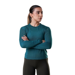 Camiseta larga de entrenamiento para mujer, top deportivo de tela suave diseñado para entrenamiento en el gimnasio, correr, sesiones de yoga y uso informal - Product Image 4