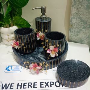 Ensemble de salle de bain en résine moderne Offre Spéciale pour décor de salle de bain comprenant un distributeur de lotion et un plateau disponibles à un prix abordable - Product Image 4