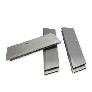 ใบมีดอัดแน่นแบบกำหนดเองได้ ความแม่นยำสูง ทำจากเหล็กกล้าคาร์บอน ความแข็งสูง สำหรับเครื่องรีไซเคิล  อะไหล่โรงงานอุตสาหกรรม - Product Image 1