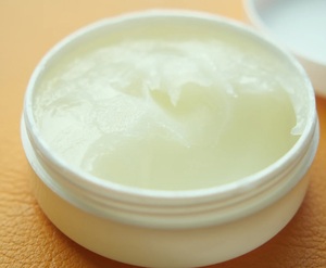Vaselina Perfumada para Labios, Manos y Cuerpo, Uso Diario - Product Image 3