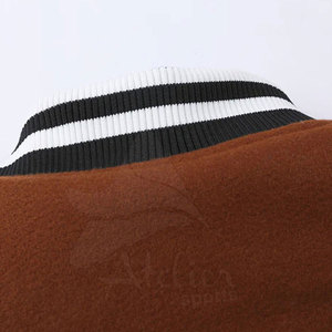 เสื้อแจ็คเก็ตเบสบอลหนังปักลายเชนิลล์สำหรับผู้ชายและผู้หญิง ยี่ห้อ Manufacturer รุ่นวินเทจ - Product Image 5