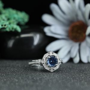 Bague de Fiançailles Vintage en Moissanite Bleue Prix Usine, Anneau de Mariage Antique en Argent 925 Plaqué Rhodium pour Femme - Product Image 3