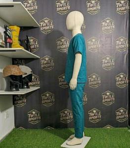 Conjunto de Uniformes Médicos Unisex Personalizables con Bolsillos, Estetoscopio y Detector de Agujas para Profesionales Médicos - Product Image 5