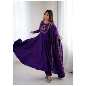 Robe Anarkali classique traditionnelle, design élégant, séchage rapide, toutes saisons, robe de soirée de mariage pour femmes, tenue ethnique haut de gamme - Product Image 1