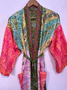 Robe kimono en soie patchwork, veste bohème, paréo de plage d'été avec col en V et fermeture à cordon, tissu respirant - Product Image 3