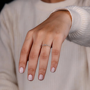 Bague de mariage en diamant cultivé en laboratoire Bagues minces demi-éternité empilables pour femme Bague d'anniversaire unique en or jaune 14k pour femme - Product Image 6