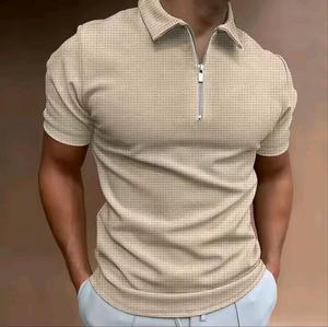 Camisa de Hombre Personalizada de Color Sólido, Manga Corta, Cuello con Solapa y Cierre de Cremallera - Product Image 2
