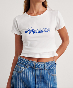 เสื้อยืดคอกลมแขนสั้นสีขาวขายดี OEM ผ้าฝ้าย 100% ทรงปกติ สวมใส่สบาย ระบายอากาศได้ดี ทรงบ็อกซี่ สำหรับผู้หญิง สีพื้น - Product Image 4