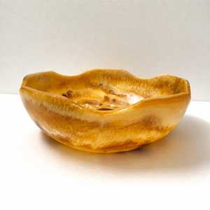 Bol en résine époxy de qualité supérieure, bol en céramique fait main, design Wabi-Sabi, glaçure jaune-brun sculptée, plat de service décoratif - Product Image 1