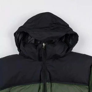 Chaqueta Acolchada Negra con Capucha para Hombre GLOWING NEON INDUSTRY, Cierre de Cremallera, Relleno de Algodón Resistente al Viento 220g, Abrigo Casual de Invierno - Product Image 3