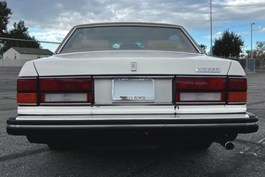 Oferta Caliente de Calidad: Rolls-Royce Silver Spur II 2024, Motor V8 de 6.75 Litros, Volante a la Izquierda, Asientos de Cuero, Techo Descapotable Tan, Vehículo Usado en Venta - Product Image 2