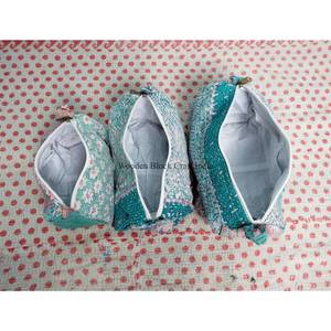 Lot de 3 trousses de toilette matelassées vintage 100 % Kantha avec fermeture éclair et pompons, grand format, écologiques et portables pour femmes - Product Image 4