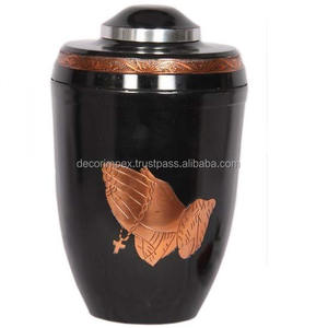 Urne funéraire moderne en métal, best-seller, avec motif de mains en prière, accents en cuivre noir, vase de table pour la décoration intérieure - Product Image 1
