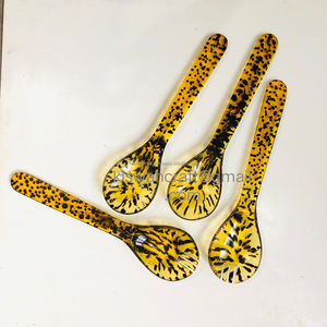 Servidores de Ensalada de Resina de Diseño Moderno para Servir Ensaladas, Pasta y Uso en la Cocina, Aptos para Microondas y Horno - Product Image 1