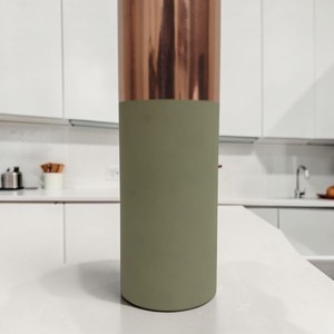 Botella de agua ecológica de cobre con acabado mate verde salvia para exteriores y comedor, 99% cobre + 0.97% zinc + 0.02% níquel y SIN PLUMAS - Product Image 4