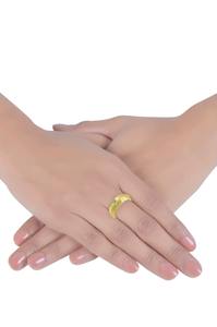 Bague en alliage plaqué or de qualité supérieure avec pierres pour femme, idéale pour les mariages, les fêtes et les occasions spéciales, disponible à la vente - Product Image 3