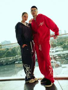 Ensemble sweat à capuche et pantalon de survêtement unisexe en molleton de coton OEM, imprimé flamme sur le devant, style streetwear hiver - Product Image 3